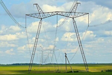 Как определить напряжение линий электропередач: простые способы