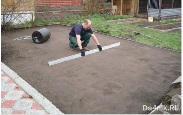 Как правильно уложить искусственный газон на различные основания