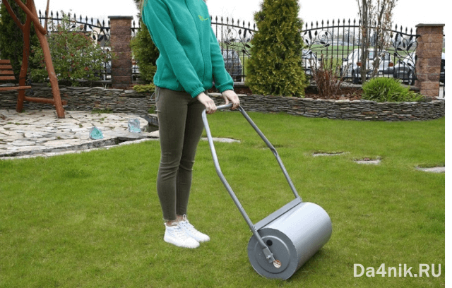 Как правильно уложить искусственный газон на различные основания