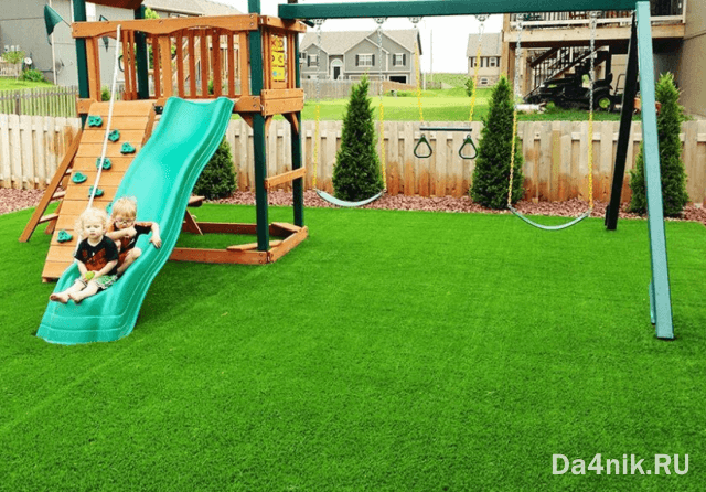 Как правильно уложить искусственный газон на различные основания