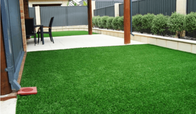 Как правильно уложить искусственный газон на различные основания