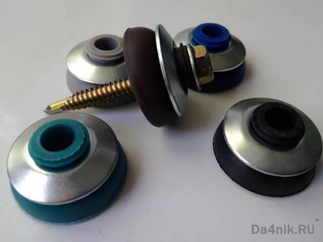 Как сделать навес перед домом из поликарбоната?