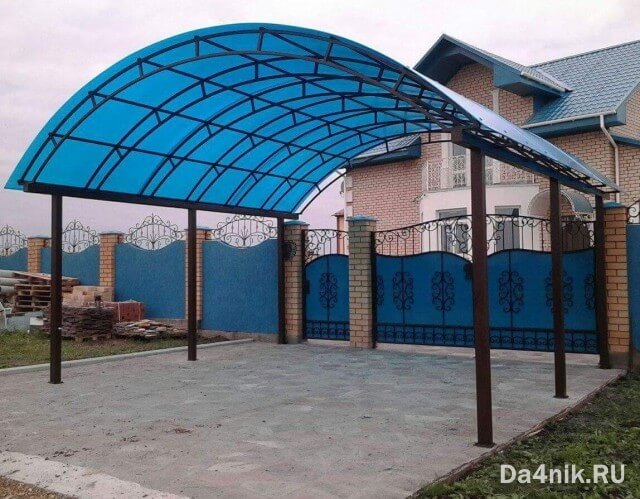 Как сделать навес перед домом из поликарбоната?