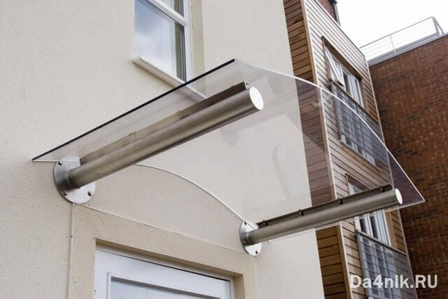 Как сделать навес перед домом из поликарбоната?