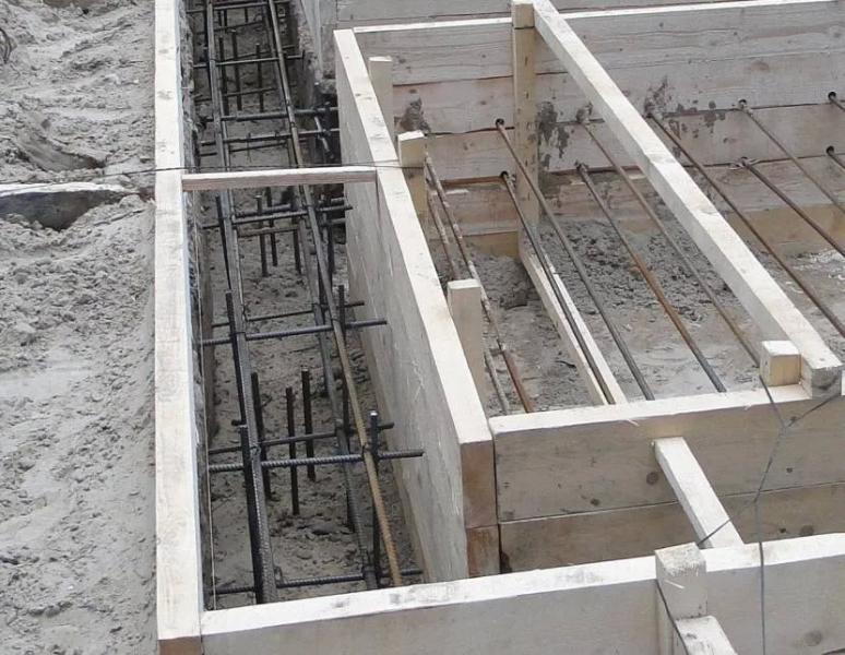 Как сделать опалубку для фундамента: самостоятельная работа в несколько шагов