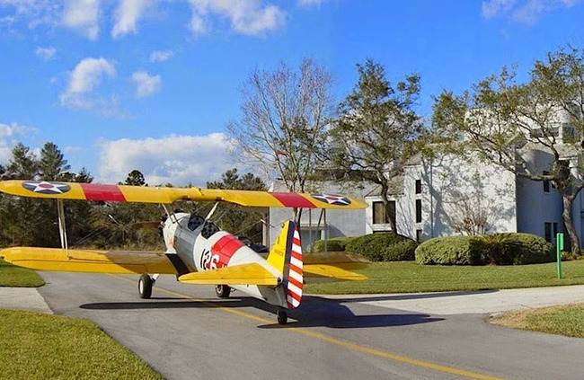 Почему в городе Спрус Крик у всех есть самолеты?