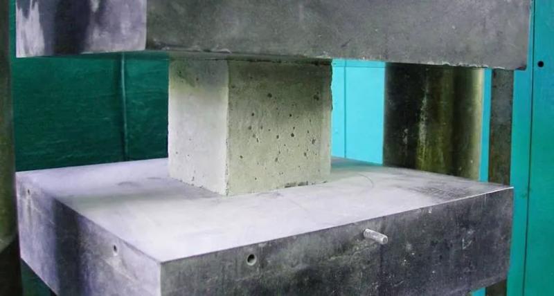 Сколько сохнет фундамент после заливки, когда снимать опалубку