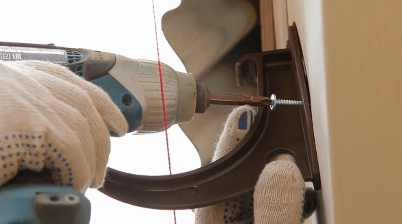 Водосточные системы из полимеров: характеристики, особенности, технология монтажа