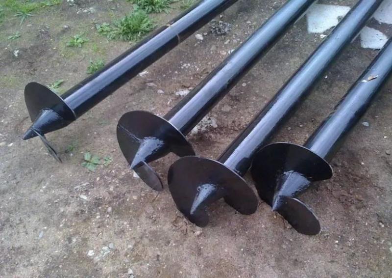 Возведение бани на сваях: выбор материалов и этапы монтажа