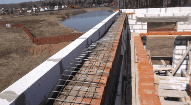 Возведение кирпичной стены