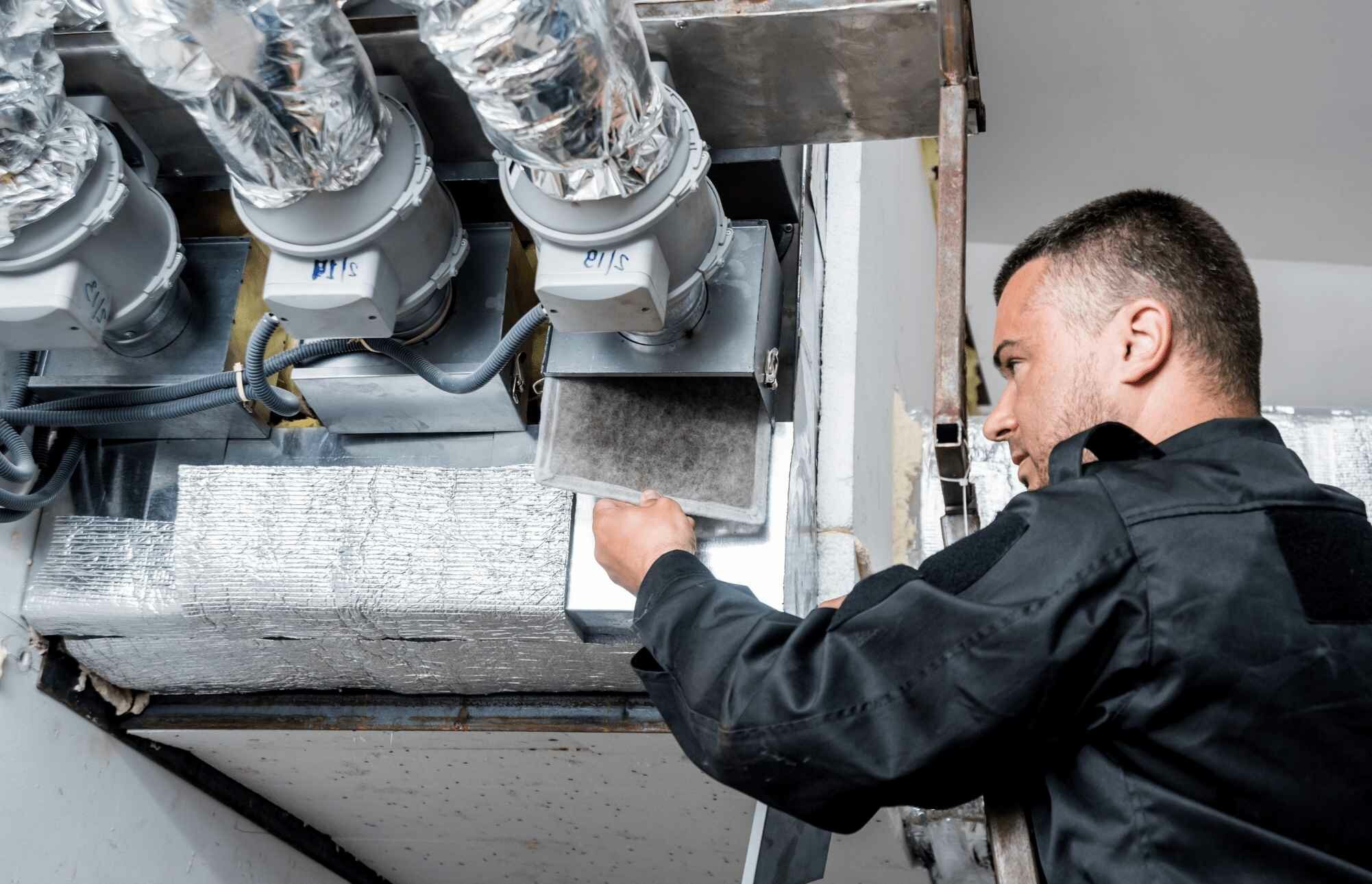 Как провести чистку вентиляции в квартире: советы экспертов