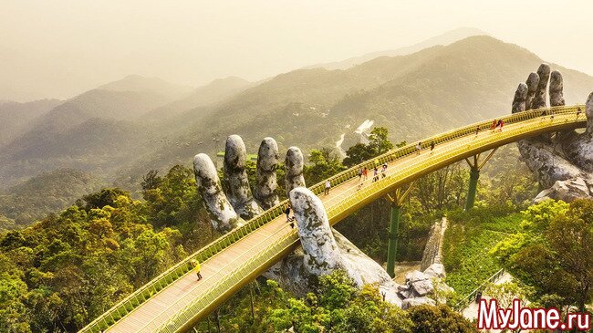 Золотой мост, который держат руки Бога