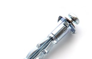 Крепежные изделия: классификация, применение и особенности